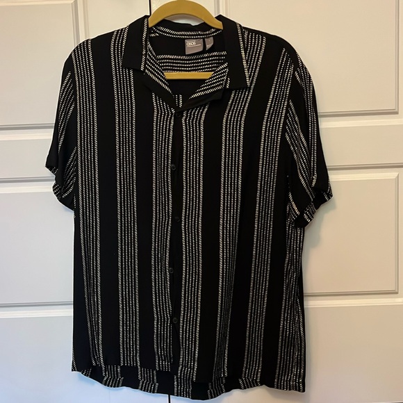 Black and gold Cuban button down from ASOS - Picture 1 of 2